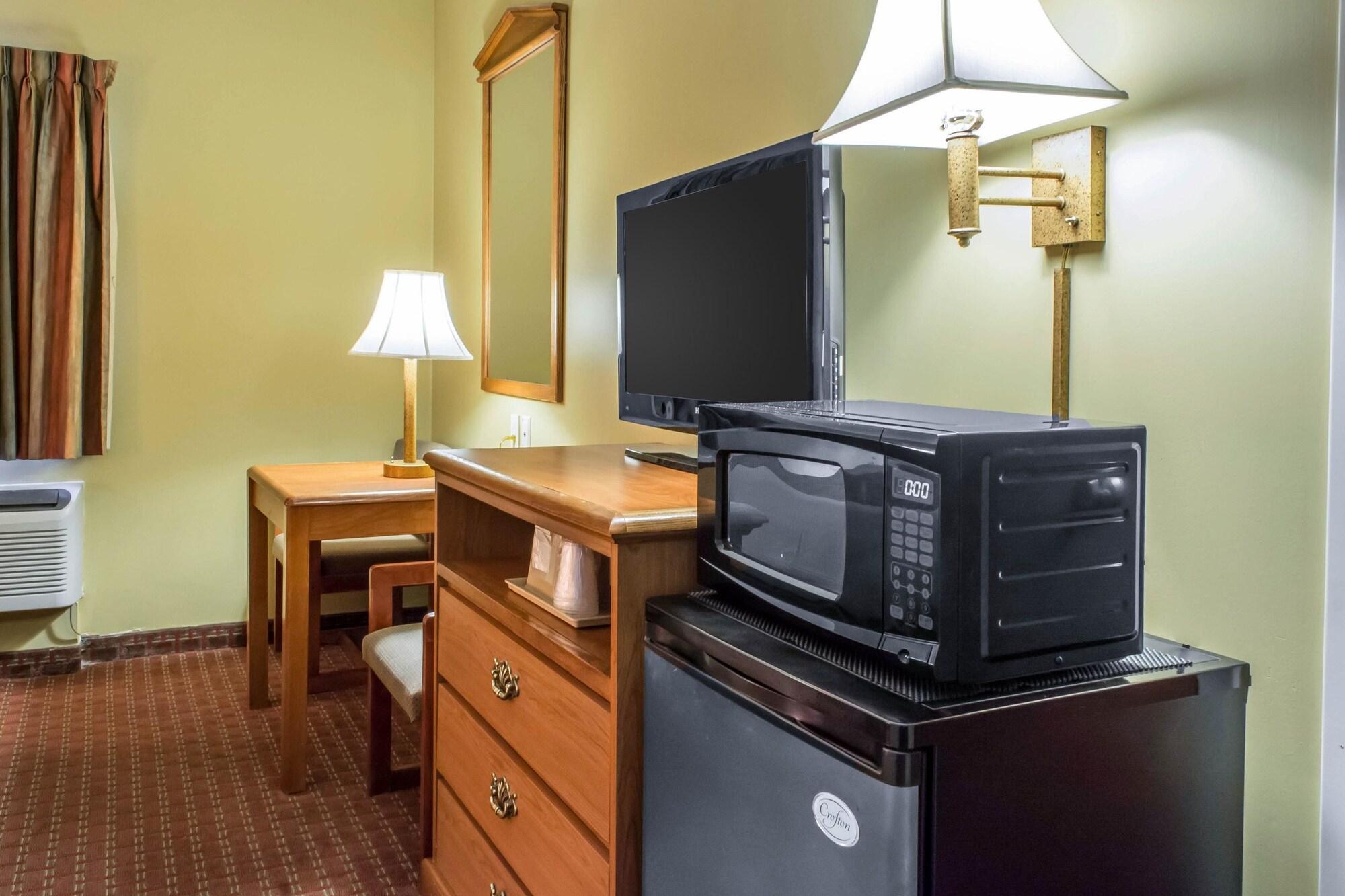 Econo Lodge Louisville Airport Exterior photo