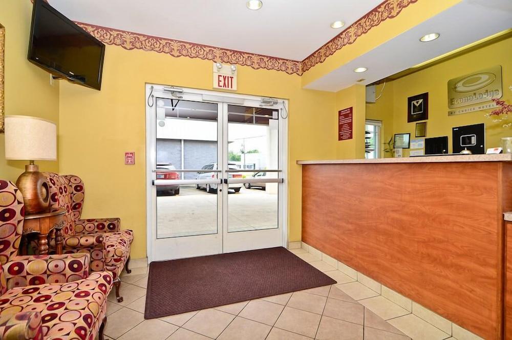 Econo Lodge Louisville Airport Exterior photo